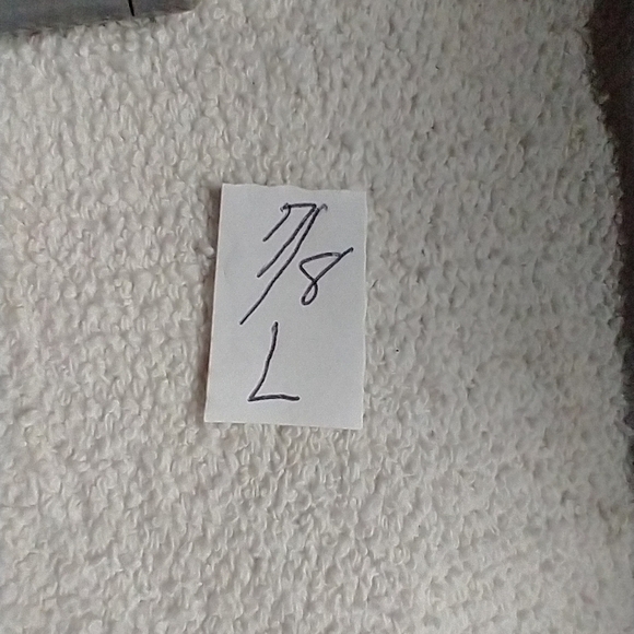 Silvertone post knot earrings - Picture 3 of 3